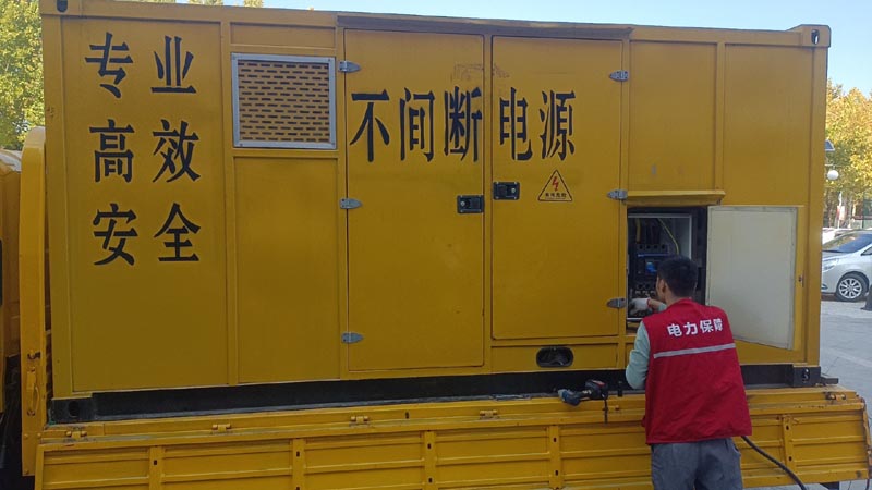 射阳柴油发电机组和UPS电源配合使用时，如何避免切换过程中的电力中断？